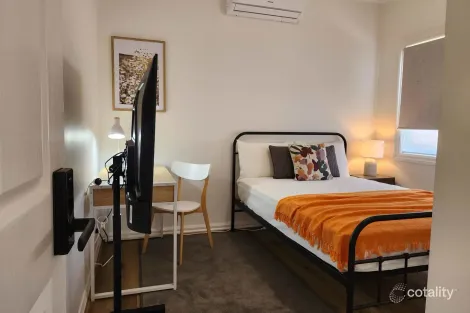 18 Wood Gr, Burnside, VIC 3023
