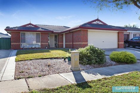 12 Forsyth Cl, Burnside, VIC 3023