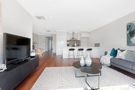 Property photo of 21 St Gwinear Lane Cranbourne North VIC 3977