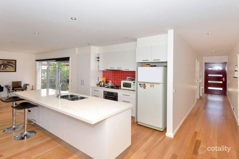 2/35 Buckingham Rd, Newtown, VIC 3220