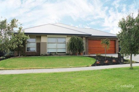 15 Saintly Dr, South Morang, VIC 3752