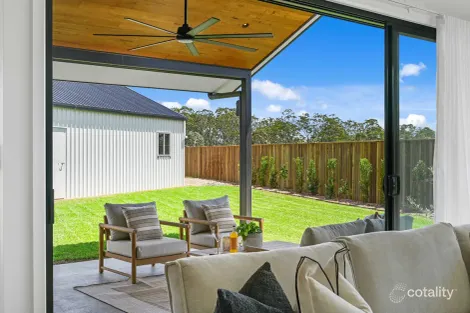 Property photo of 18 Yallambee Way Highfields QLD 4352
