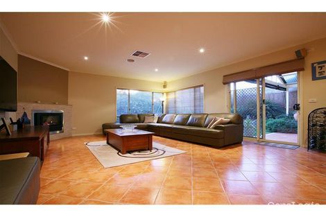 Property photo of 54 Wagstaff Drive Mill Park VIC 3082