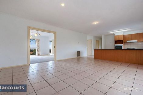 Property photo of 19 Possum Tail Run Sunbury VIC 3429