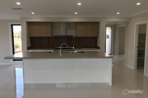 Property photo of 2 Passiflora Avenue Denham Court NSW 2565
