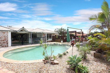 Property photo of 8 Squire Place Sandstone Point QLD 4511