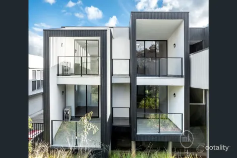 205/64 Bridge St, Eltham, VIC 3095