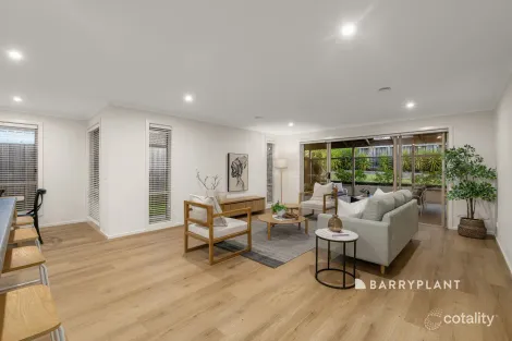 Property photo of 13 Dominic Mews Somerville VIC 3912