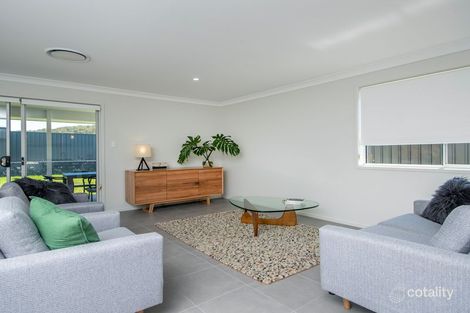 Property photo of 8 Castaway Crescent Teralba NSW 2284