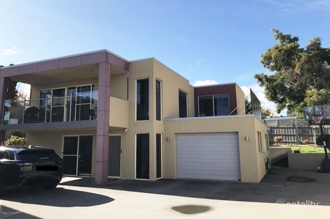 2/1 Beach Rd, Lindisfarne, TAS 7015