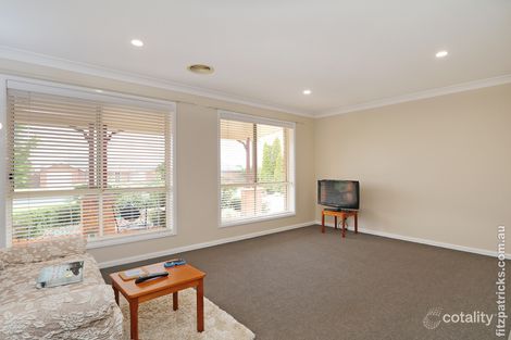 Property photo of 2 Gidgee Place Glenfield Park NSW 2650