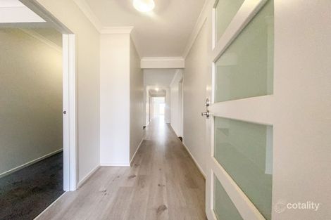 5 Downtown Ave, Donnybrook, VIC 3064