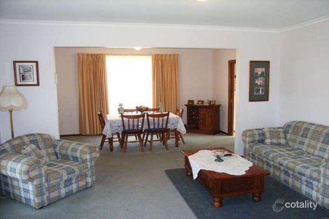 Property photo of 2 Nambet Court Bell Park VIC 3215