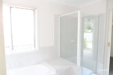 Property photo of 2/6 Annette Court Labrador QLD 4215