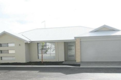 10/148 Treasure Rd, Queens Park, WA 6107