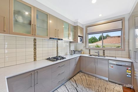 Property photo of 18 Hanna Drive Endeavour Hills VIC 3802