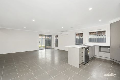 Property photo of 21 Langside Grove Cranbourne East VIC 3977