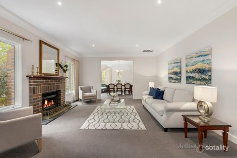Property photo of 34 Williams Road Park Orchards VIC 3114