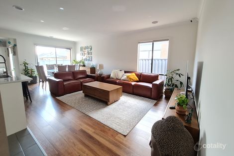 Property photo of 10 Pinnibar Way Weir Views VIC 3338
