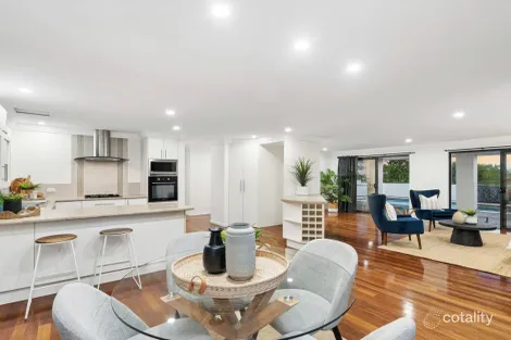 Property photo of 9 Crinkle Southport QLD 4215