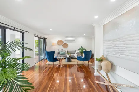 Property photo of 9 Crinkle Southport QLD 4215