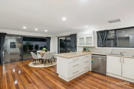 Property photo of 9 Crinkle Southport QLD 4215