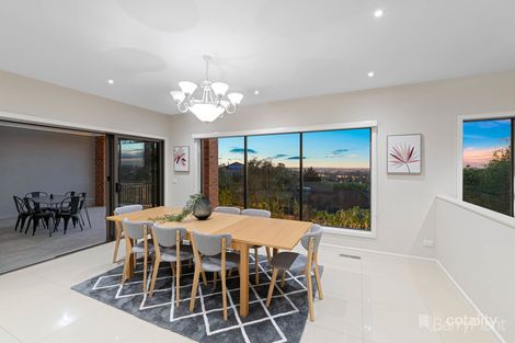 Property photo of 28 Montbrae Circuit Narre Warren North VIC 3804