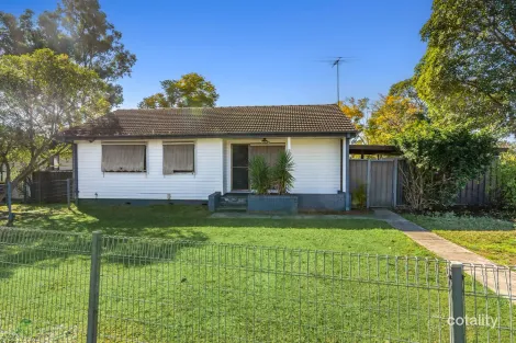 72 Bennett Rd, Colyton, NSW 2760