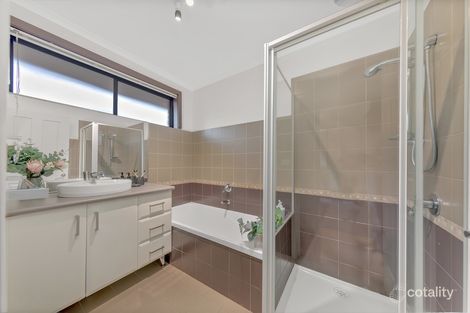 Property photo of 39 Freeman Crescent Mill Park VIC 3082