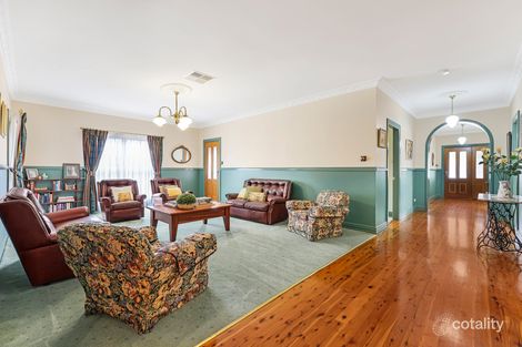 Property photo of 5 Nardoo Place Hillvue NSW 2340