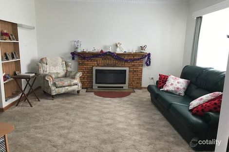 Property photo of 13 Grammar Street Wendouree VIC 3355