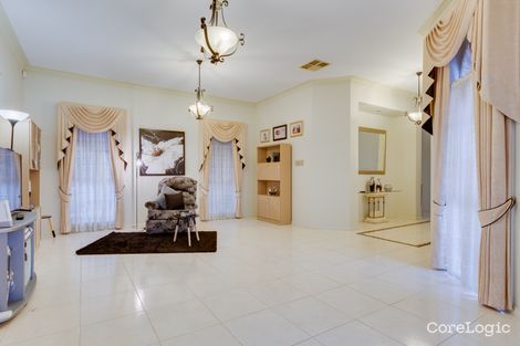 Property photo of 15 Moonie Close Taylors Lakes VIC 3038