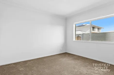 Property photo of 14 Benjamen Crescent Nirimba QLD 4551