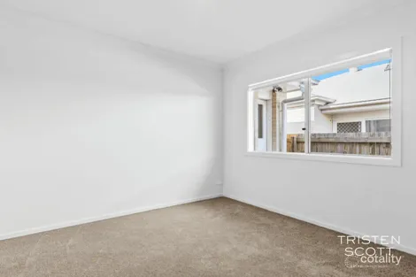 Property photo of 14 Benjamen Crescent Nirimba QLD 4551