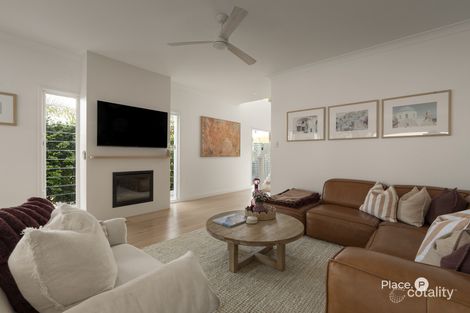 Property photo of 11 Greenview Close Mitchelton QLD 4053