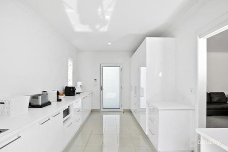Property photo of 8 Fairmont Road Newtown VIC 3220