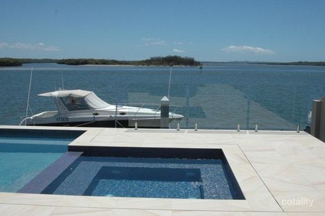 Property photo of 4 Knightsbridge Parade East Paradise Point QLD 4216