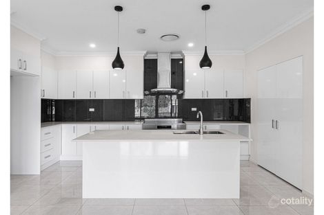 Property photo of 190 Kianawah Road Wynnum West QLD 4178