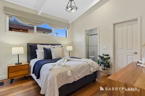 Property photo of 23 Richborough Grove Ferntree Gully VIC 3156
