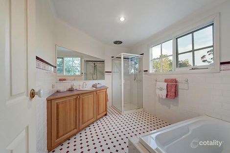 Property photo of 10 Candlebark Lane Nunawading VIC 3131