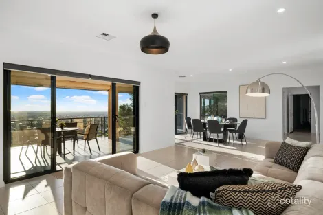 Property photo of 17 Coachhouse Drive Teringie SA 5072