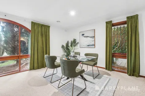 Property photo of 4 Ballard Close Wantirna VIC 3152