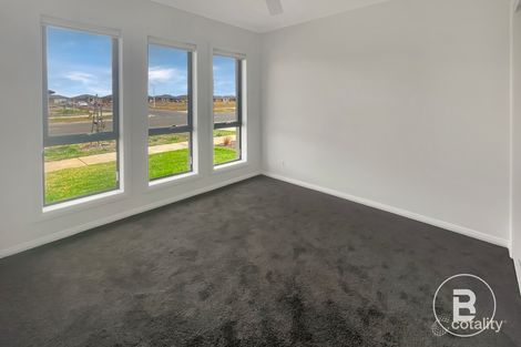 Property photo of 63 Presentation Boulevard Winter Valley VIC 3358