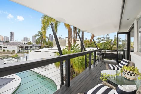 Property photo of 31 Merrimac Boulevard Broadbeach Waters QLD 4218