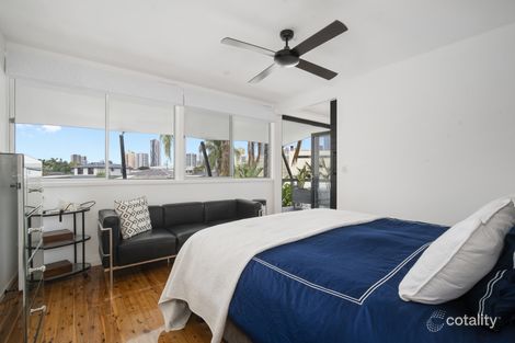 Property photo of 31 Merrimac Boulevard Broadbeach Waters QLD 4218