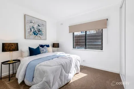 Property photo of 10 Warren Road Mordialloc VIC 3195