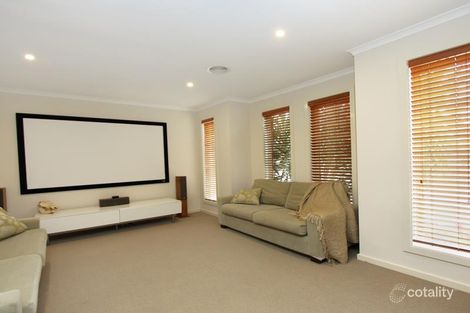 Property photo of 5 Dawson Crescent Manor Lakes VIC 3024