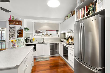 Property photo of 9 Parkside Close Caroline Springs VIC 3023