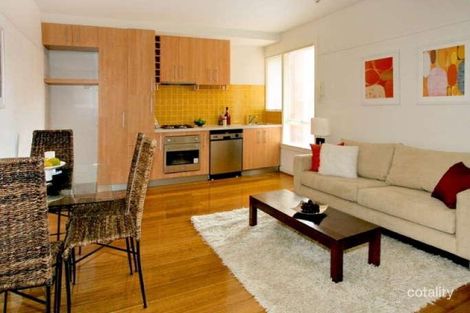 2/1 Tennyson St, Elwood, VIC 3184