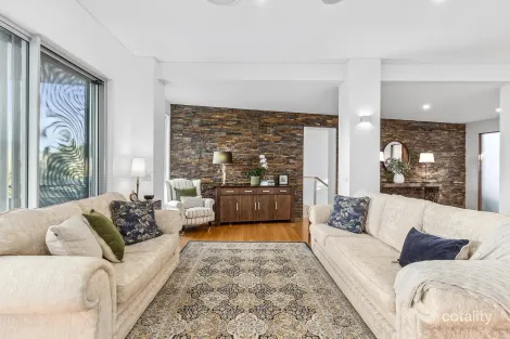 Property photo of 43 Corniche Place Brookfield QLD 4069